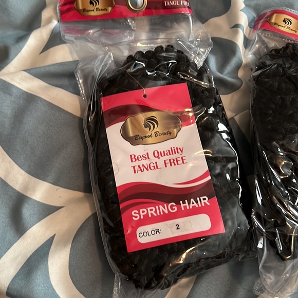 Beyond Beauty Spring Hair - Picture 2 of 3